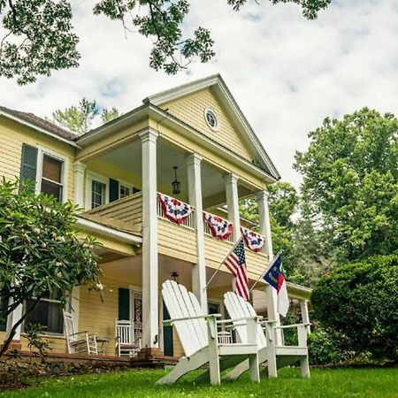 The Yellow House On Plott Creek Waynesville Exterior photo