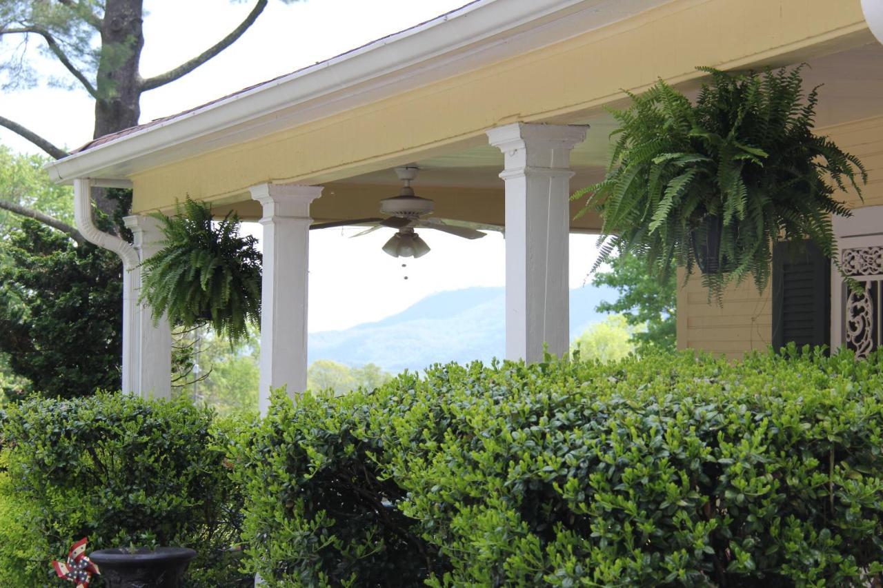 The Yellow House On Plott Creek Waynesville Exterior photo